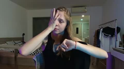 Little Molly online show from 29, 9, 2025