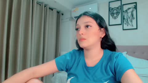 Sarahs Room online show from 18, 12, 2024