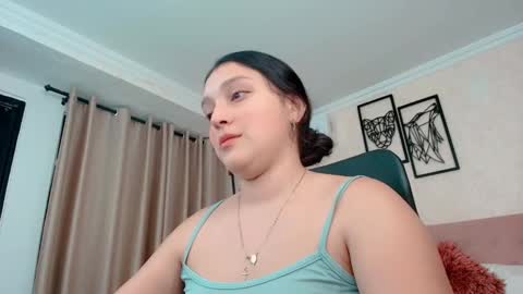 Snapshot of littlemolly_pregnant chatting on 6, 11, 2025 Sarahs Room online show from 6, 11, 2025