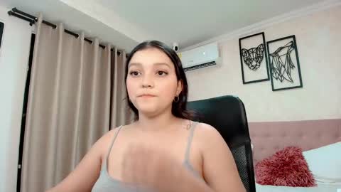 Snapshot of littlemolly_pregnant chatting on 23, 11, 2025 Sarahs Room online show from 23, 11, 2025