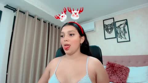 Snapshot of littlemolly_pregnant chatting on 25, 11, 2025 Sarahs Room online show from 25, 11, 2025