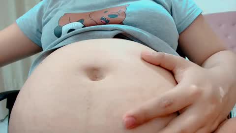 Snapshot of littlemolly_pregnant chatting on 19, 12, 2025 Sarahs Room online show from 19, 12, 2025