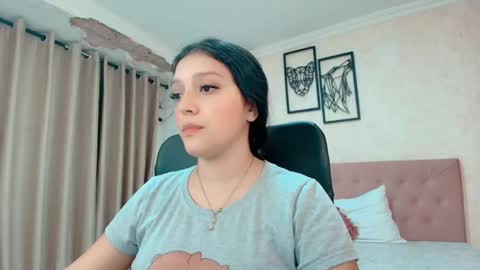 Snapshot of littlemolly_pregnant chatting on 14, 4, 2026 Sarahs Room online show from 14, 4, 2026