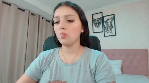 Snapshot of littlemolly_pregnant chatting on 6, 5, 2026 Sarahs Room online show from 6, 5, 2026