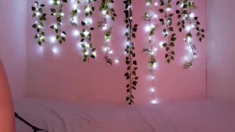 Snapshot of littlemoon0622 chatting on 20, 10, 2025 Moon online show from 20, 10, 2025