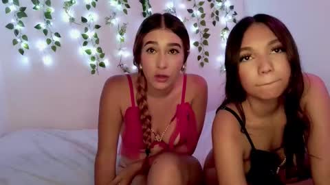 Snapshot of littlemoon0622 chatting on 4, 11, 2025 Moon online show from 4, 11, 2025