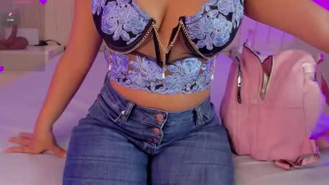 Snapshot of littleoliviia_ chatting on 14, 1, 2026 im olivia IG littleolivia01 online show from 14, 1, 2026