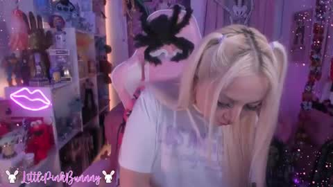 LittlePinkBunnny online show from 28, 10, 2025