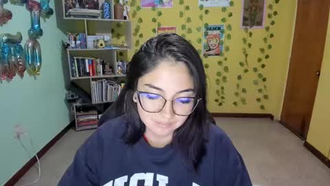 Snapshot of littleprety6969 chatting on 3, 3, 2025 Mia Wednesday to Sunday 730 am to 1030 am Colombian Hour D online show from 3, 3, 2025