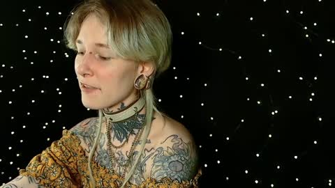Snapshot of littlespacemouse chatting on 19, 12, 2024 Niki free tg channel with some photos gifs and info about streams online show from 19, 12, 2024