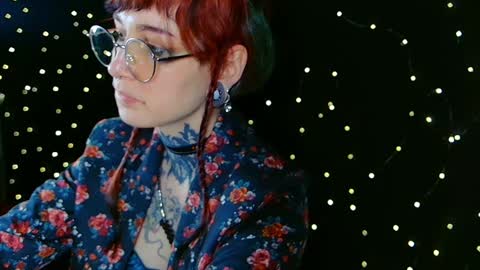 Snapshot of littlespacemouse chatting on 23, 12, 2024 Niki free tg channel with some photos gifs and info about streams online show from 23, 12, 2024