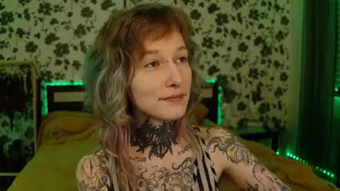 Niki  free tg channel with some photos gifs and info about streams  online show from 19, 10, 2025