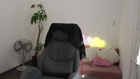 Snapshot of littlestellaspark chatting on 30, 10, 2025 littlestellaspark online show from 30, 10, 2025