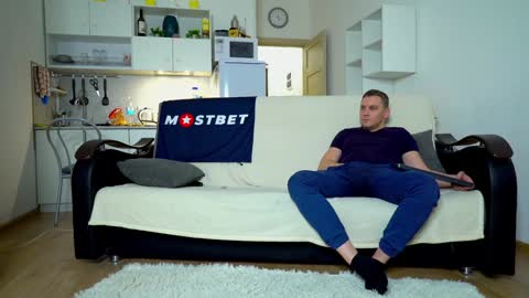 Little Tifany online show from 14, 1, 2025