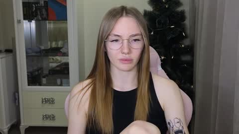Snapshot of littlevildevil chatting on 17, 12, 2024 Eliana online show from 17, 12, 2024