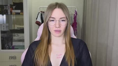 Snapshot of littlevildevil chatting on 29, 1, 2025 Eliana online show from 29, 1, 2025