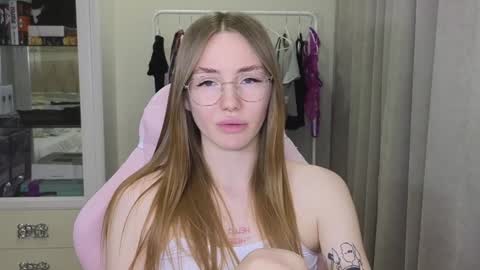 Snapshot of littlevildevil chatting on 2, 2, 2025 Eliana online show from 2, 2, 2025