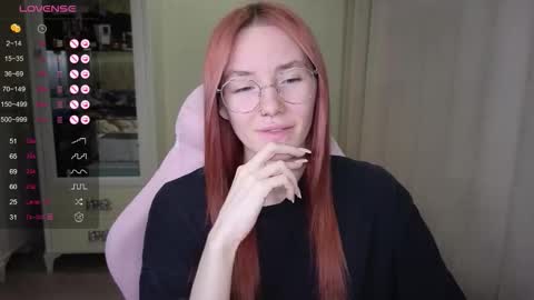 Snapshot of littlevildevil chatting on 15, 10, 2025 Eliana online show from 15, 10, 2025