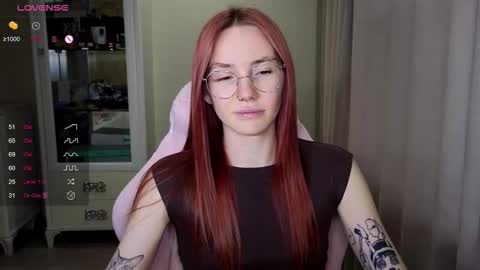 Snapshot of littlevildevil chatting on 21, 10, 2025 Eliana online show from 21, 10, 2025