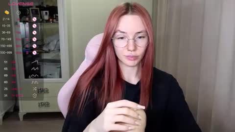 Snapshot of littlevildevil chatting on 26, 10, 2025 Eliana online show from 26, 10, 2025