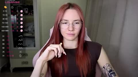 Snapshot of littlevildevil chatting on 28, 10, 2025 Eliana online show from 28, 10, 2025