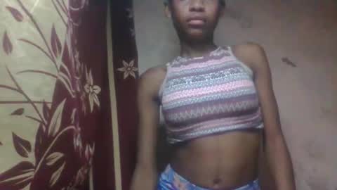 Snapshot of littleyanah chatting on 8, 9, 2025 yanah online show from 8, 9, 2025