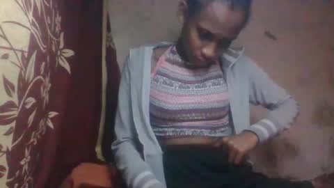 Snapshot of littleyanah chatting on 13, 9, 2025 yanah online show from 13, 9, 2025