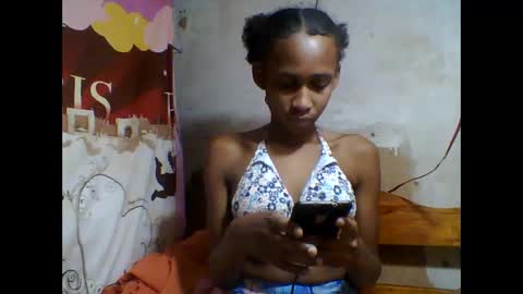 Snapshot of littleyanah chatting on 27, 9, 2025 yanah online show from 27, 9, 2025