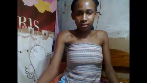 Snapshot of littleyanah chatting on 29, 9, 2025 yanah online show from 29, 9, 2025