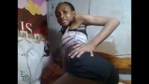 Snapshot of littleyanah chatting on 30, 9, 2025 yanah online show from 30, 9, 2025