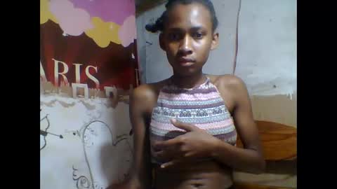 Snapshot of littleyanah chatting on 3, 10, 2025 yanah online show from 3, 10, 2025