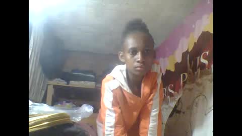 Snapshot of littleyanah chatting on 5, 10, 2025 yanah online show from 5, 10, 2025