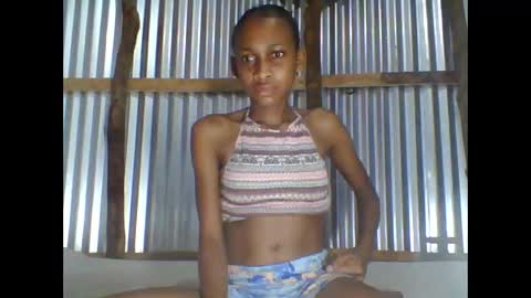 Snapshot of littleyanah chatting on 3, 11, 2025 yanah online show from 3, 11, 2025