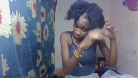 Snapshot of littleyanah chatting on 8, 3, 2026 yanah online show from 8, 3, 2026