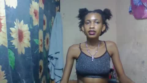 Snapshot of littleyanah chatting on 8, 3, 2026 yanah online show from 8, 3, 2026