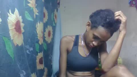 Snapshot of littleyanah chatting on 11, 3, 2026 yanah online show from 11, 3, 2026