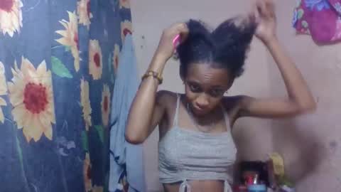 Snapshot of littleyanah chatting on 15, 3, 2026 yanah online show from 15, 3, 2026