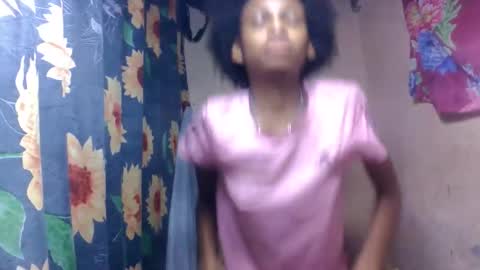 Snapshot of littleyanah chatting on 17, 3, 2026 yanah online show from 17, 3, 2026