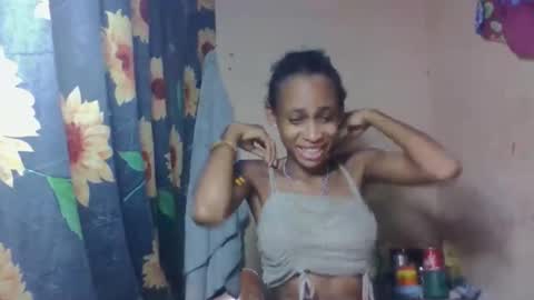 Snapshot of littleyanah chatting on 21, 3, 2026 yanah online show from 21, 3, 2026