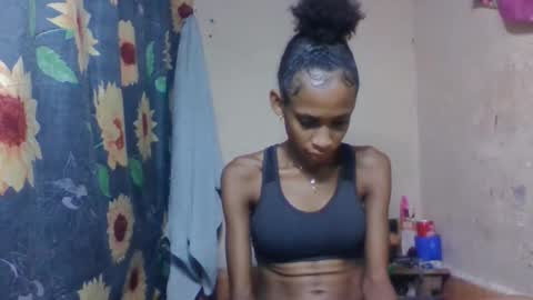 Snapshot of littleyanah chatting on 30, 3, 2026 yanah online show from 30, 3, 2026