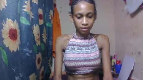 Snapshot of littleyanah chatting on 6, 4, 2026 yanah online show from 6, 4, 2026
