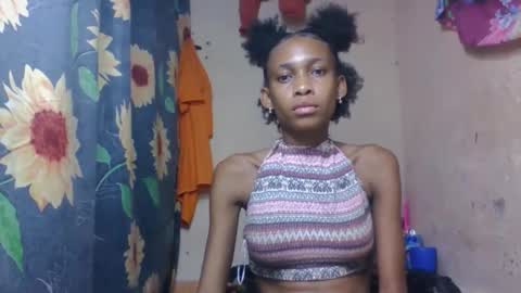 Snapshot of littleyanah chatting on 6, 4, 2026 yanah online show from 6, 4, 2026