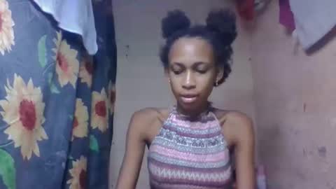 Snapshot of littleyanah chatting on 8, 4, 2026 yanah online show from 8, 4, 2026