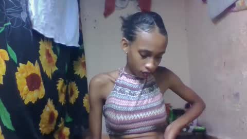 Snapshot of littleyanah chatting on 9, 4, 2026 yanah online show from 9, 4, 2026