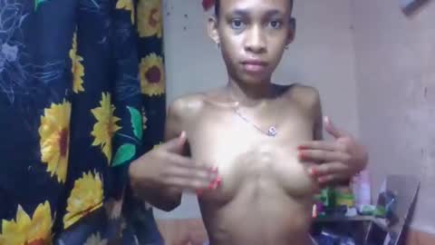 Snapshot of littleyanah chatting on 10, 4, 2026 yanah online show from 10, 4, 2026