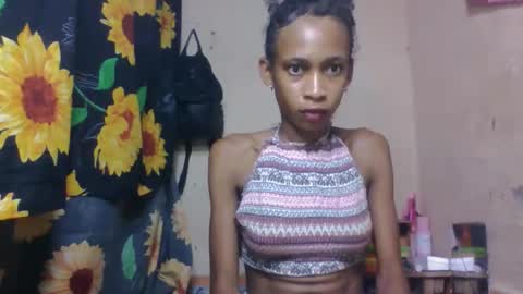 Snapshot of littleyanah chatting on 12, 4, 2026 yanah online show from 12, 4, 2026