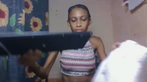 Snapshot of littleyanah chatting on 13, 4, 2026 yanah online show from 13, 4, 2026