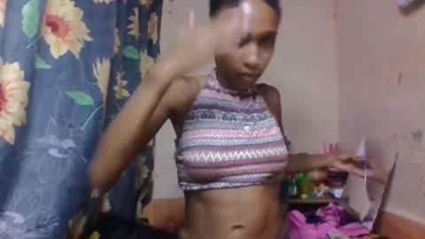 Snapshot of littleyanah chatting on 13, 4, 2026 yanah online show from 13, 4, 2026