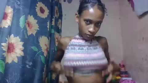 Snapshot of littleyanah chatting on 14, 4, 2026 yanah online show from 14, 4, 2026