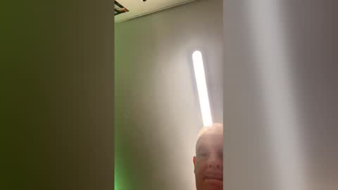 Snapshot of liverpoolfc1986 chatting on 15, 12, 2025 liverpoolfc1986 online show from 15, 12, 2025